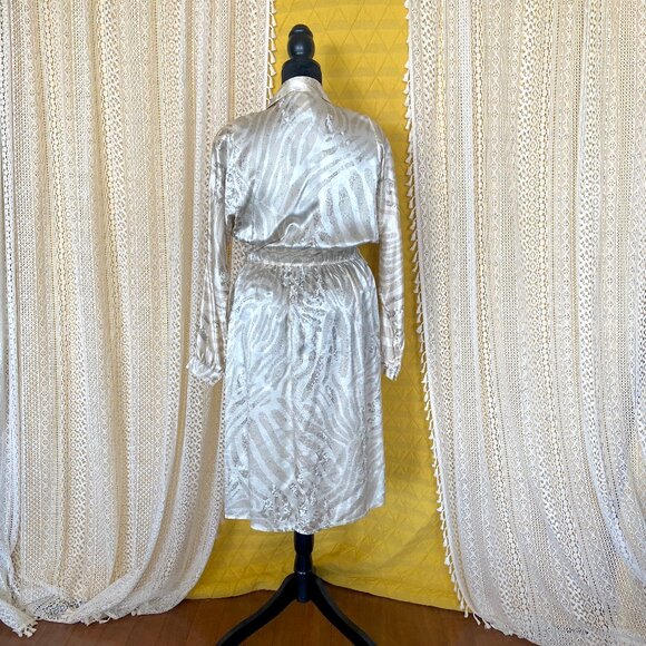 Vintage 80s Shiny Midi Length Boho Wrap Dress by Leslie Fay Size 12 - Picture 4 of 10